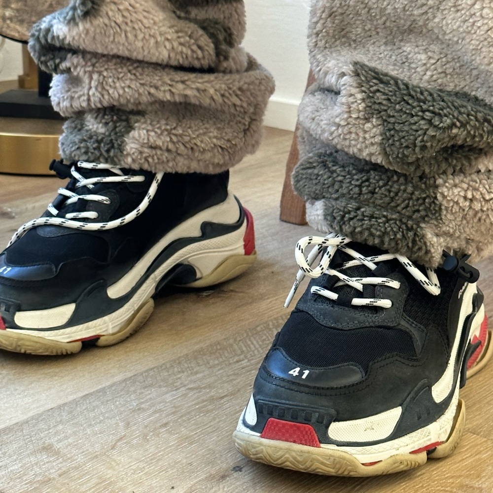MEN'S TRIPLE S SNEAKER IN BLACK - Picture 1 of 7